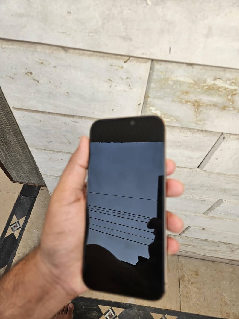 Apple iPhone 16 Pro Max 2