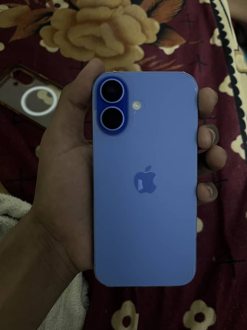 Apple iPhone 16 1