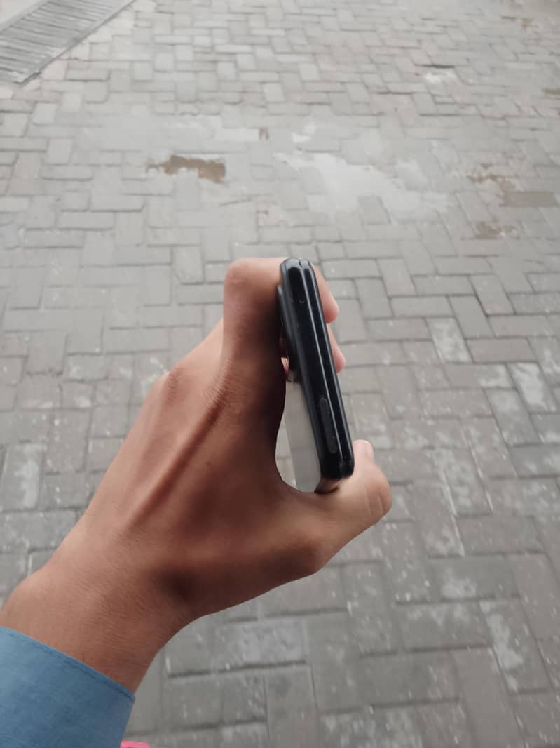 Samsung Mobile A52 2