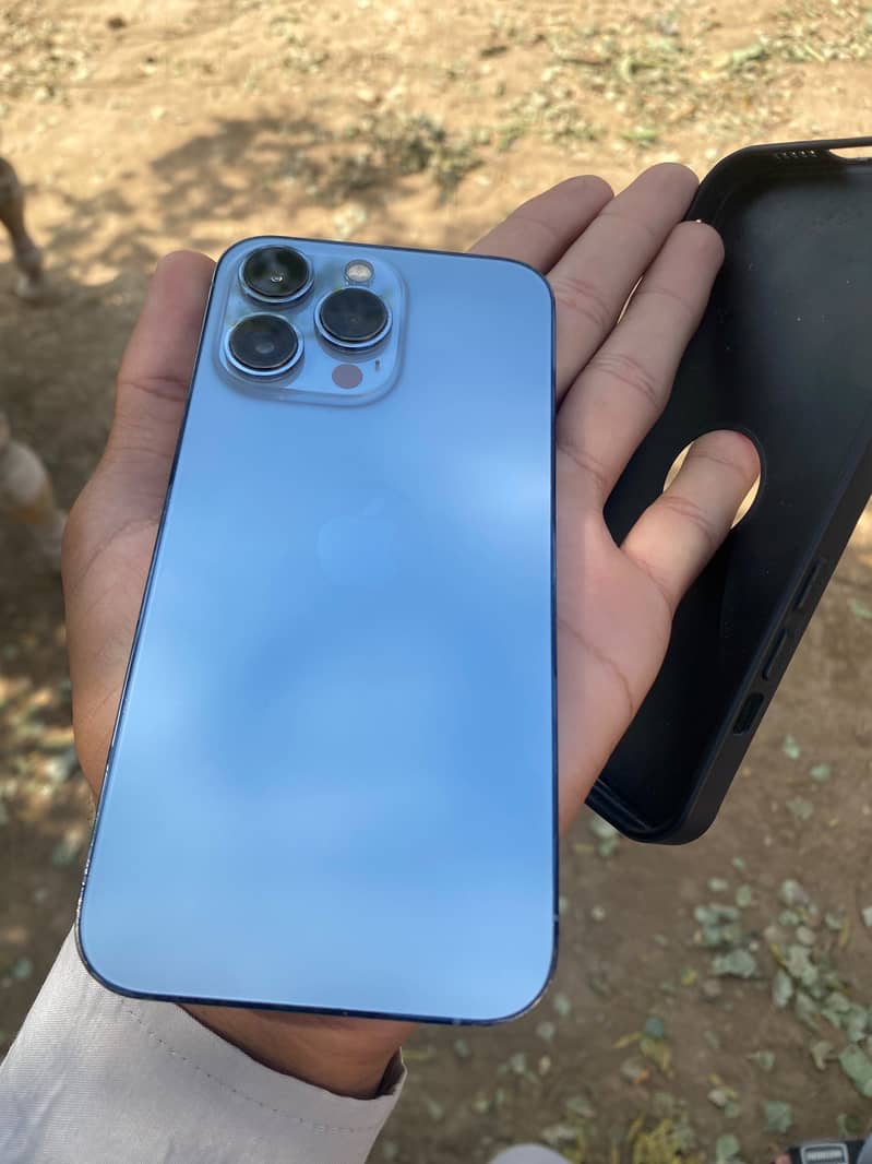 Apple iPhone 13 Pro 4