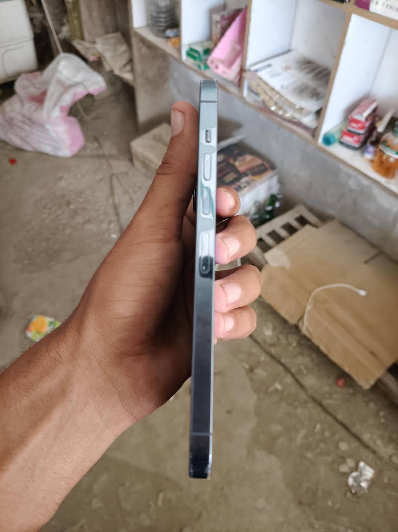 Apple iPhone 13 Pro Max 3