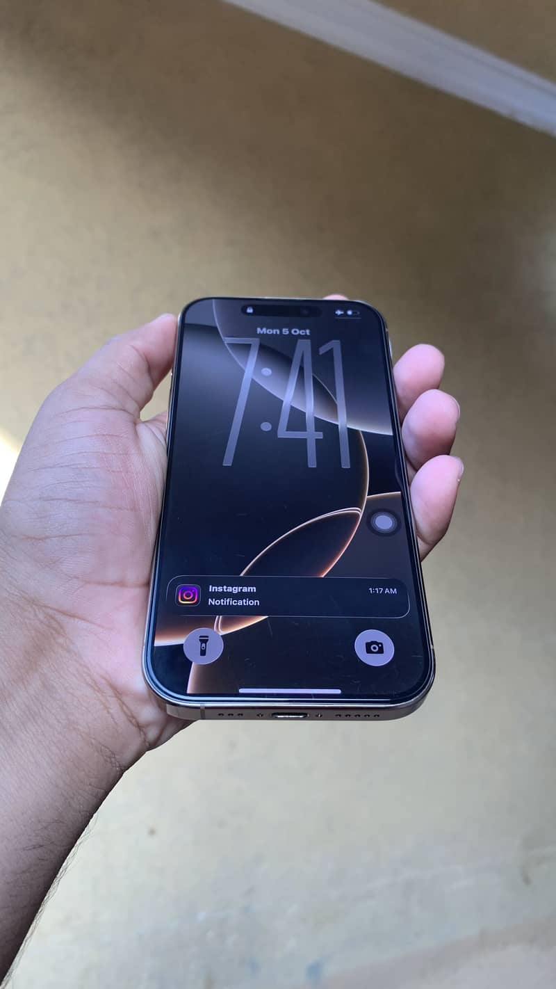 Apple iPhone 16 Pro 4