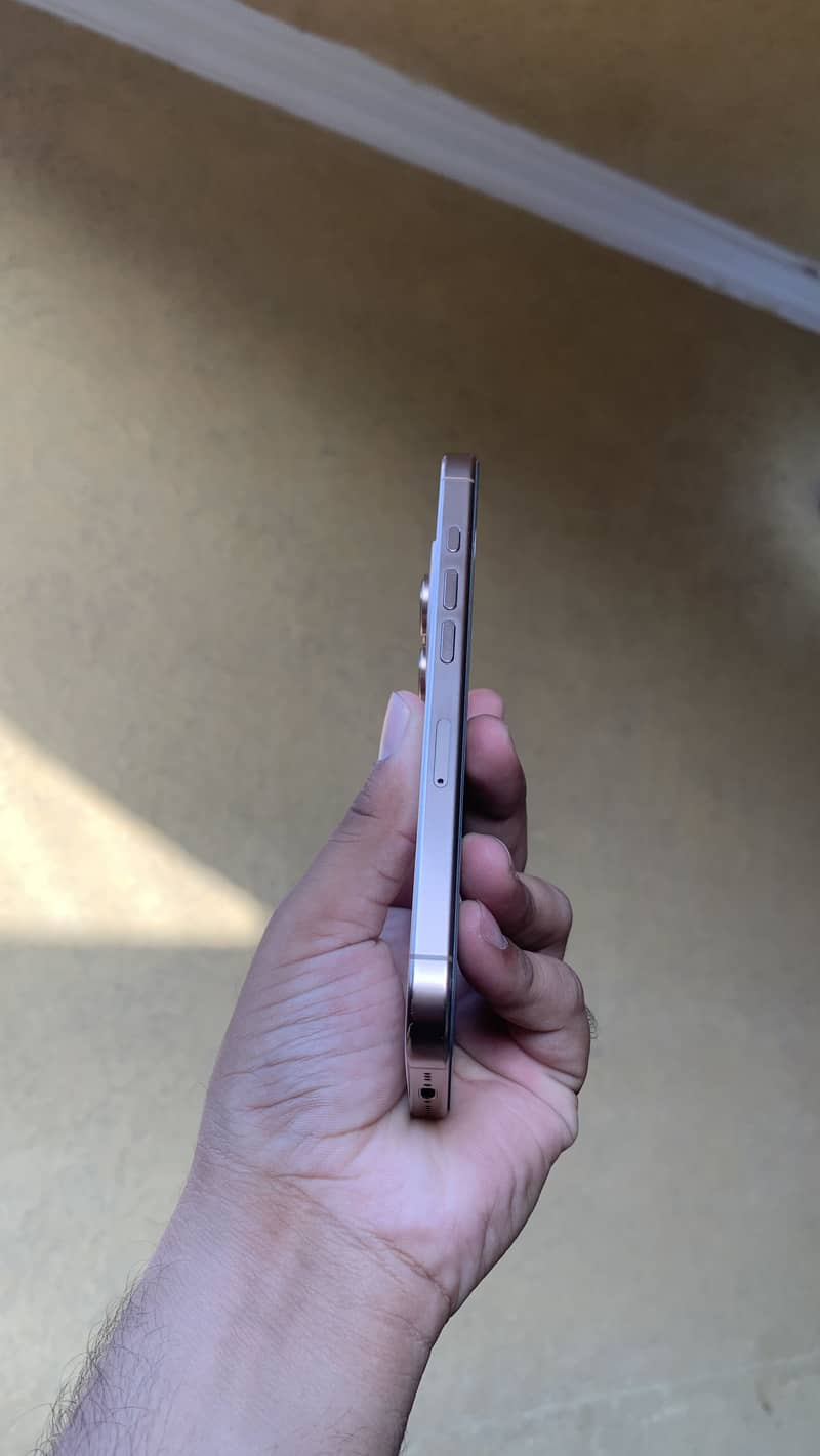 Apple iPhone 16 Pro 5