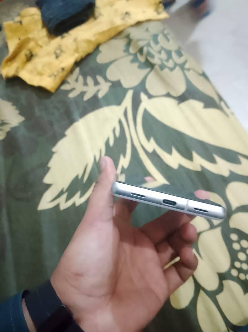 Google Pixel 7a 2