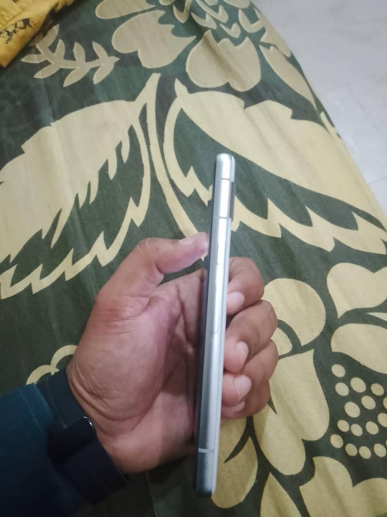 Google Pixel 7a 4