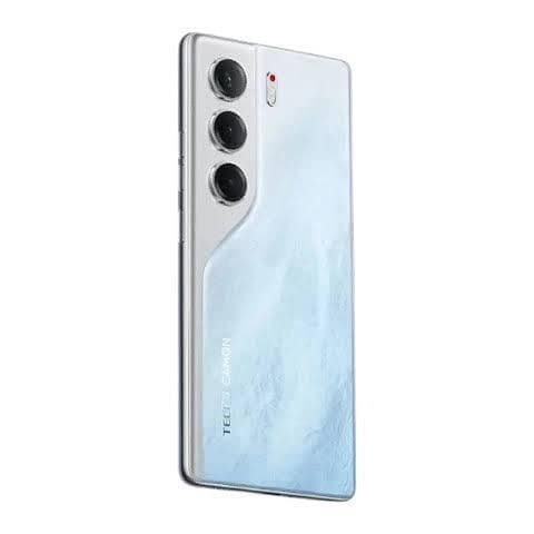 Tecno CAMON 40 Pro 1