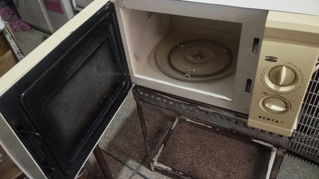 KANTAX MICROWAVE OVEN 1