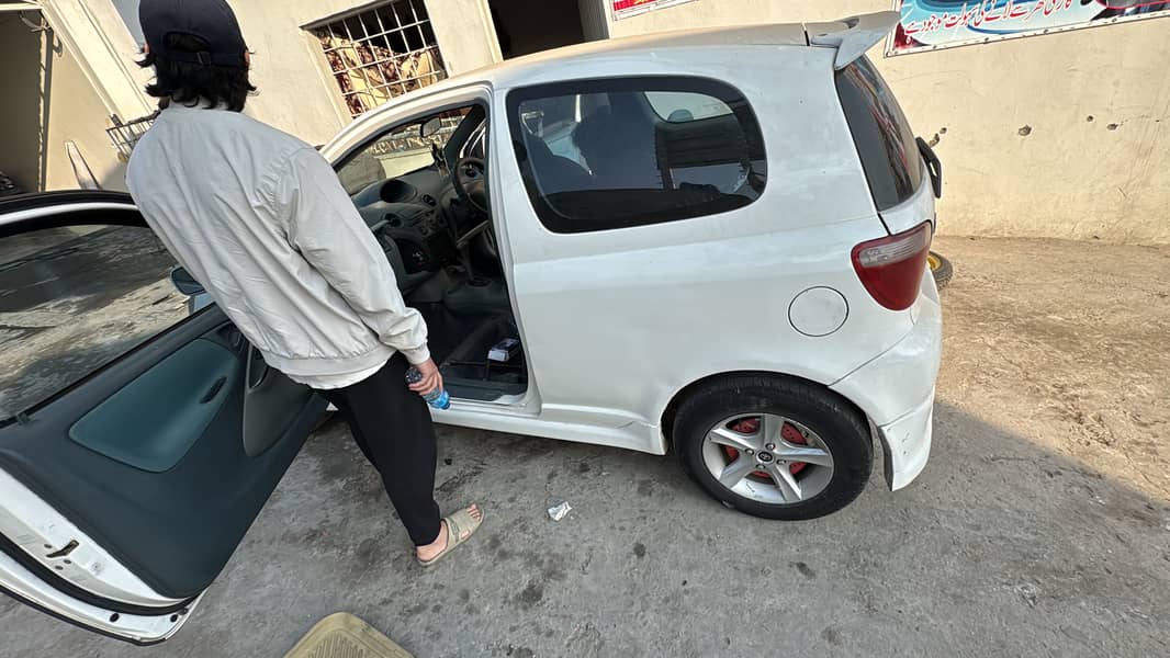 Toyota Vitz 1999 2
