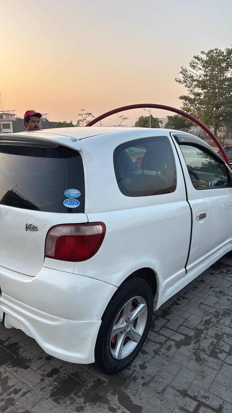 Toyota Vitz 1999 3