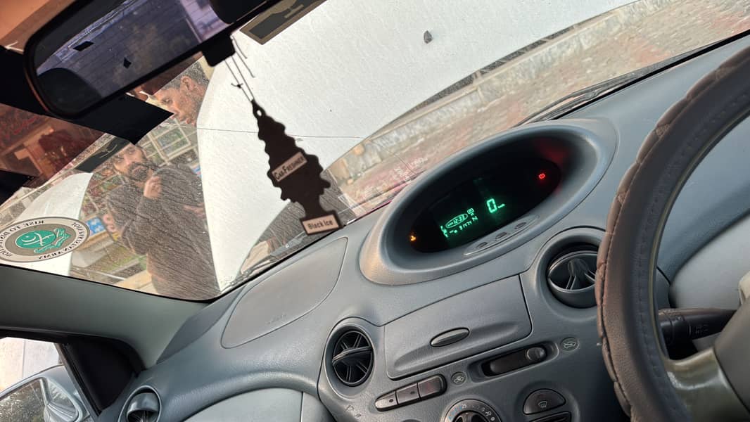 Toyota Vitz 1999 5