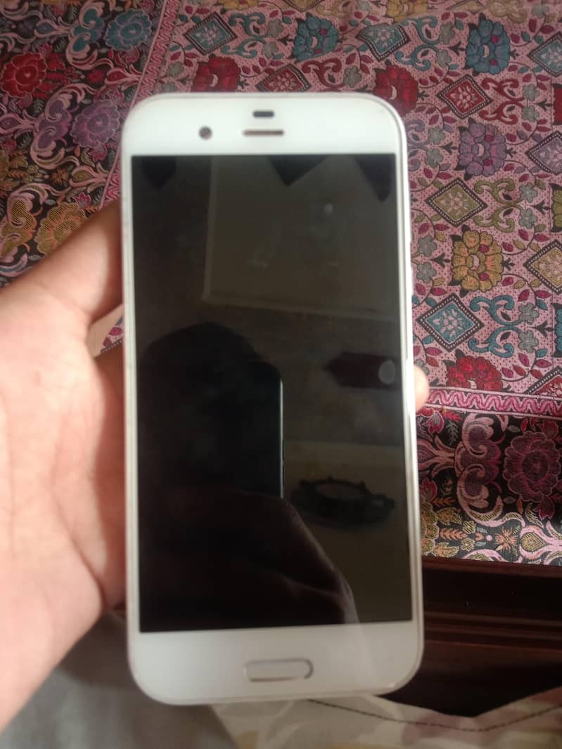 Sharp Aquos R2 0