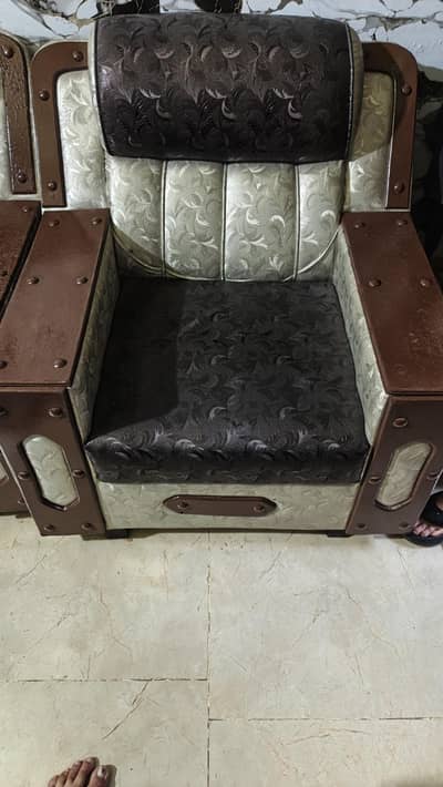 Sofa set urgent for sale