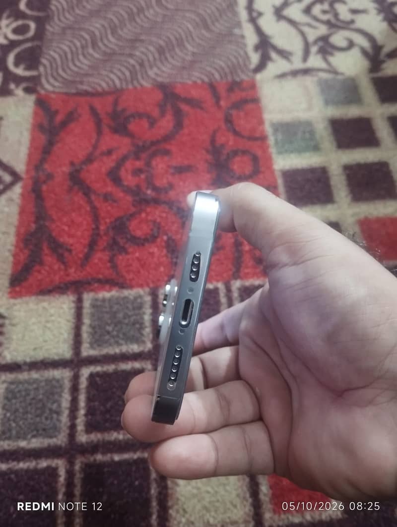 Apple iPhone 14 Pro Max 1
