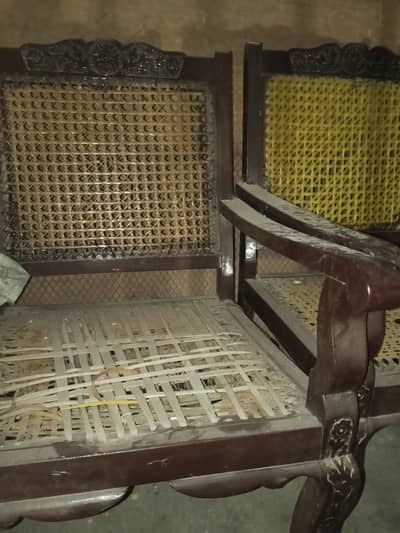 I HAVE 4 OLD CHAIRS FOR SALE 6000 DEMAND