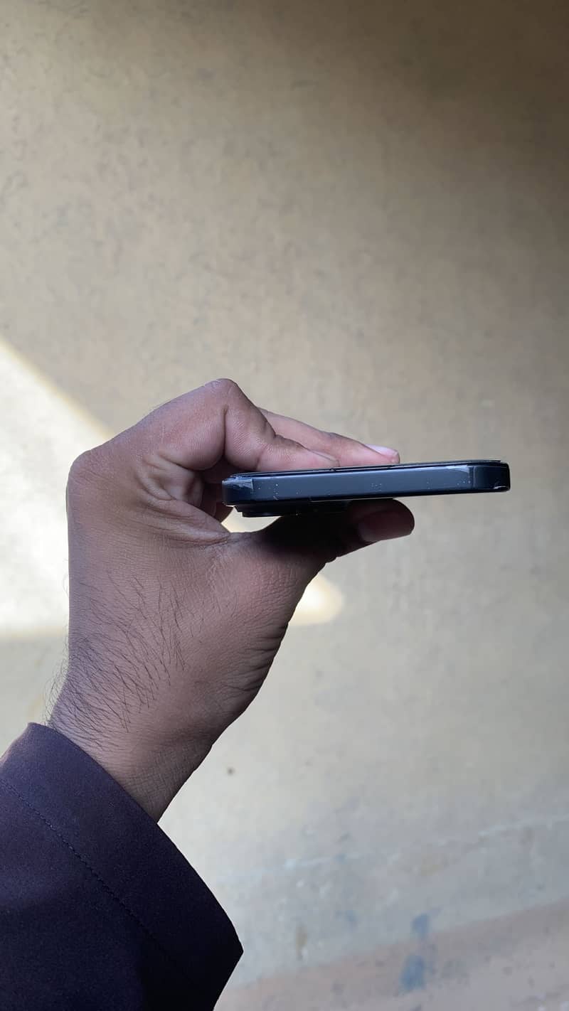 Apple iPhone 15 plus 2