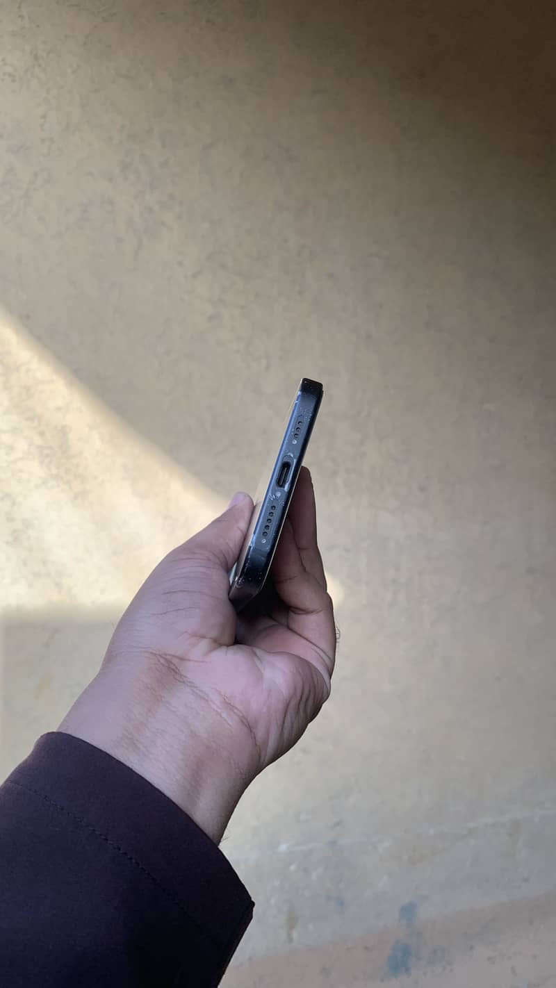 Apple iPhone 15 plus 3
