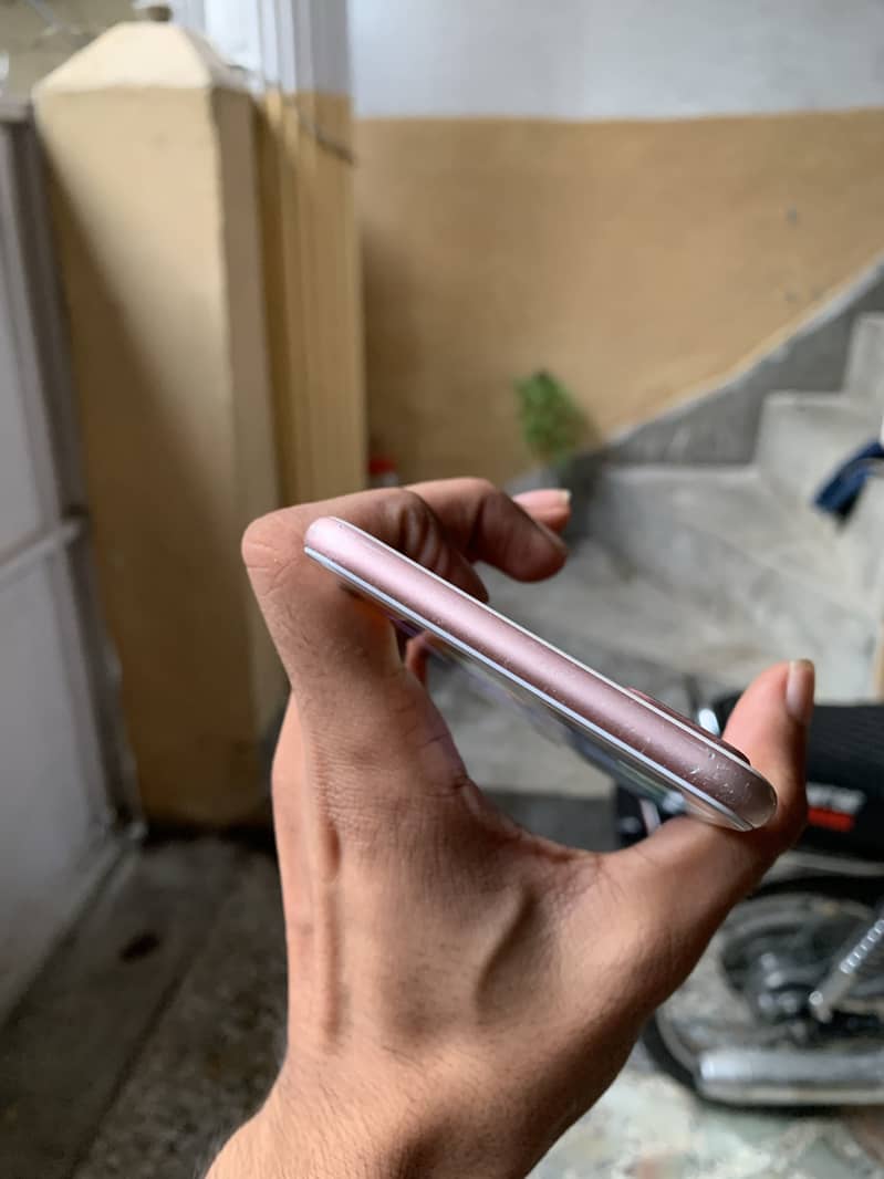 Apple iPhone 7 Plus 6