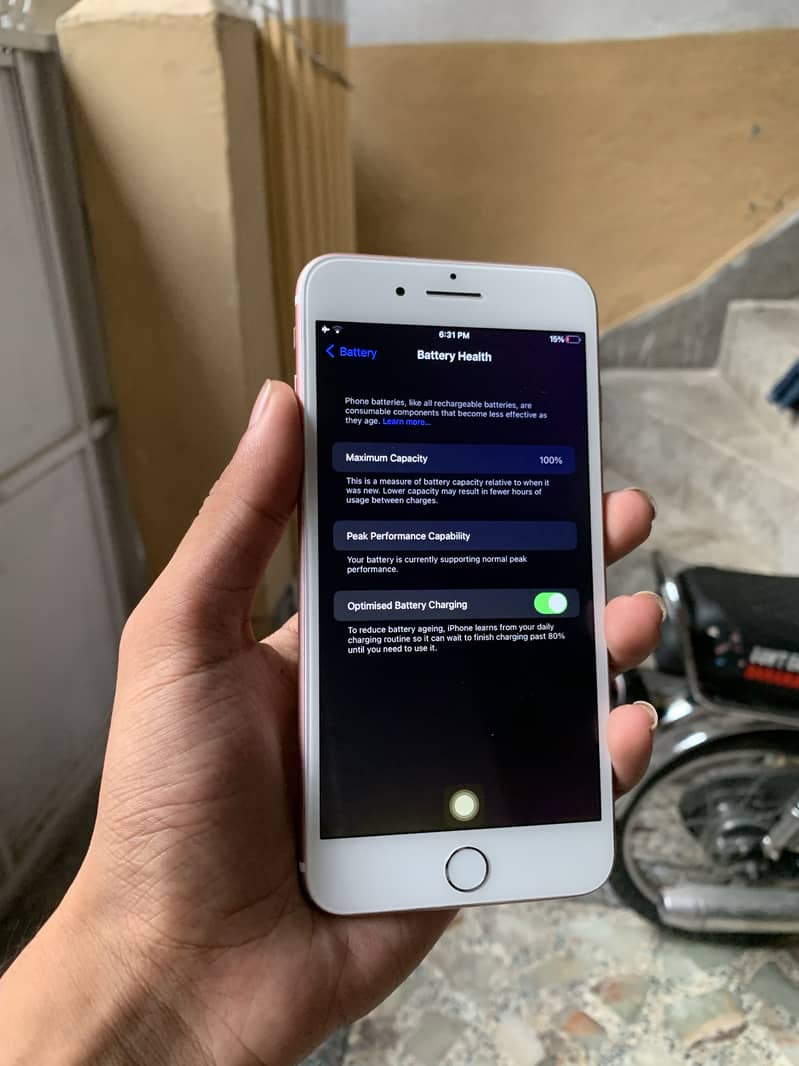 Apple iPhone 7 Plus 9