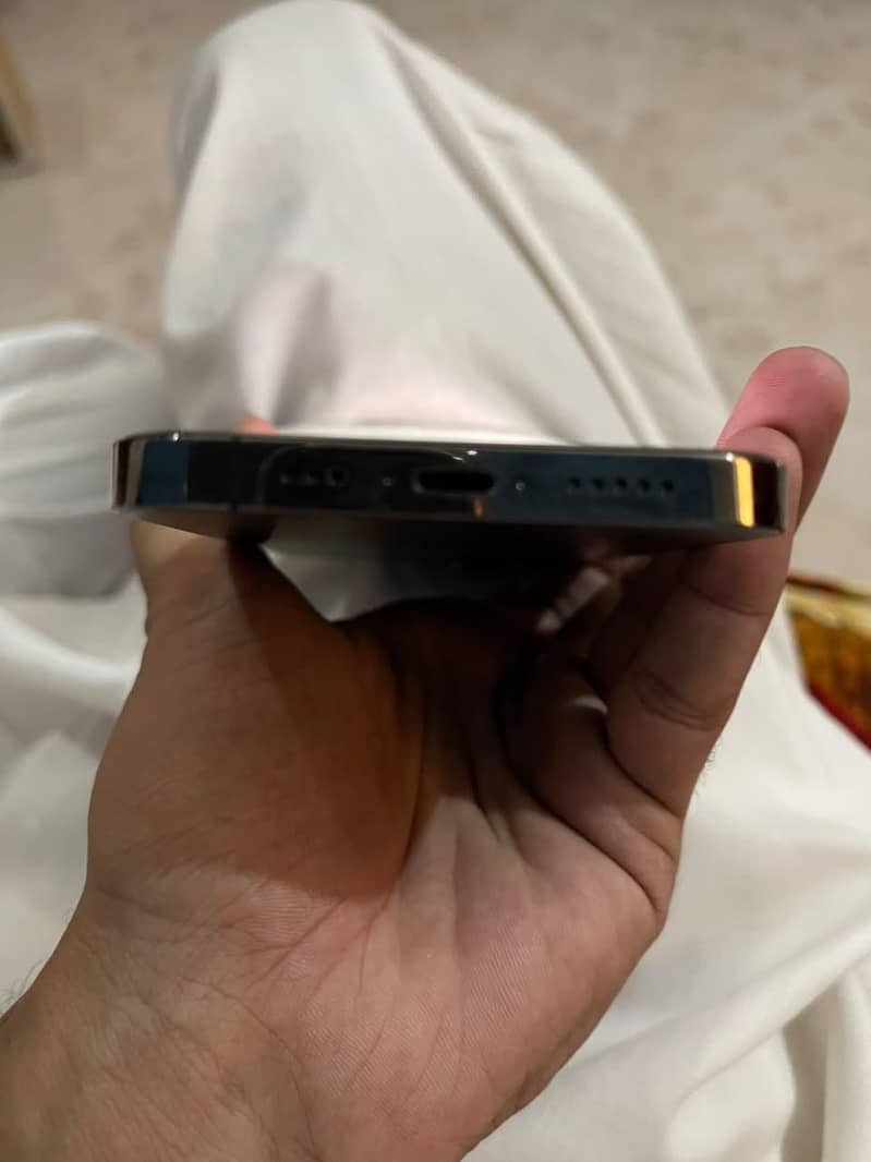 Apple iPhone 12 Pro 2