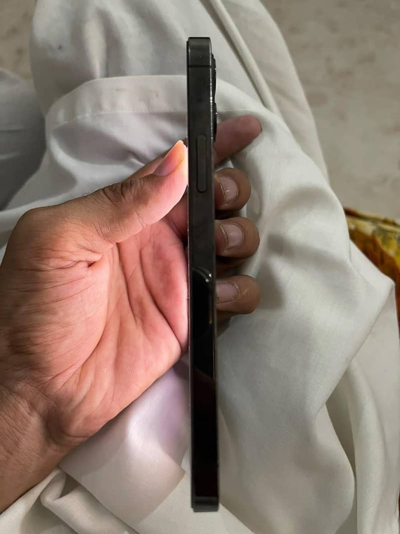Apple iPhone 12 Pro 3