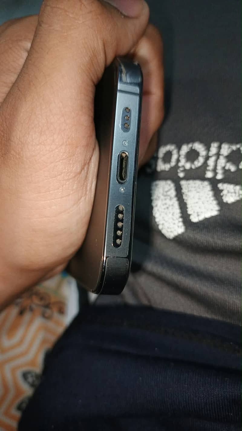 Apple iPhone 13 Pro 8