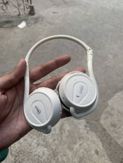 Arctic Bluetooth Headphone