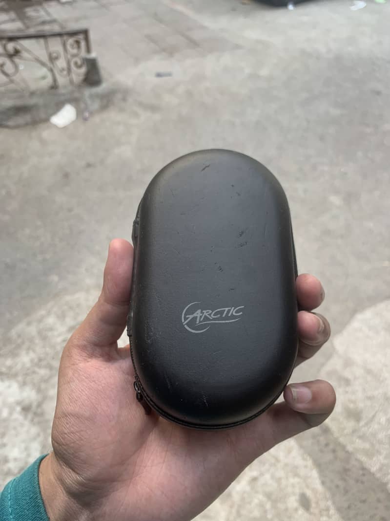Arctic Bluetooth Headphone 3