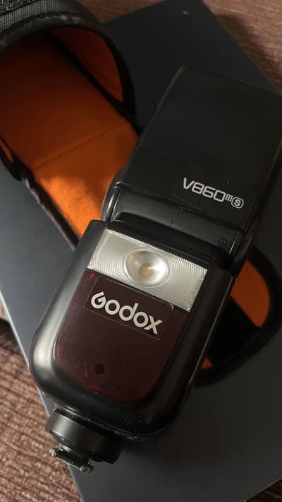Godox v860iiis