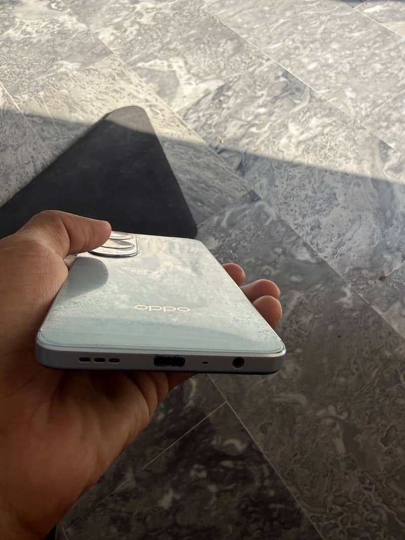 OPPO A60 0