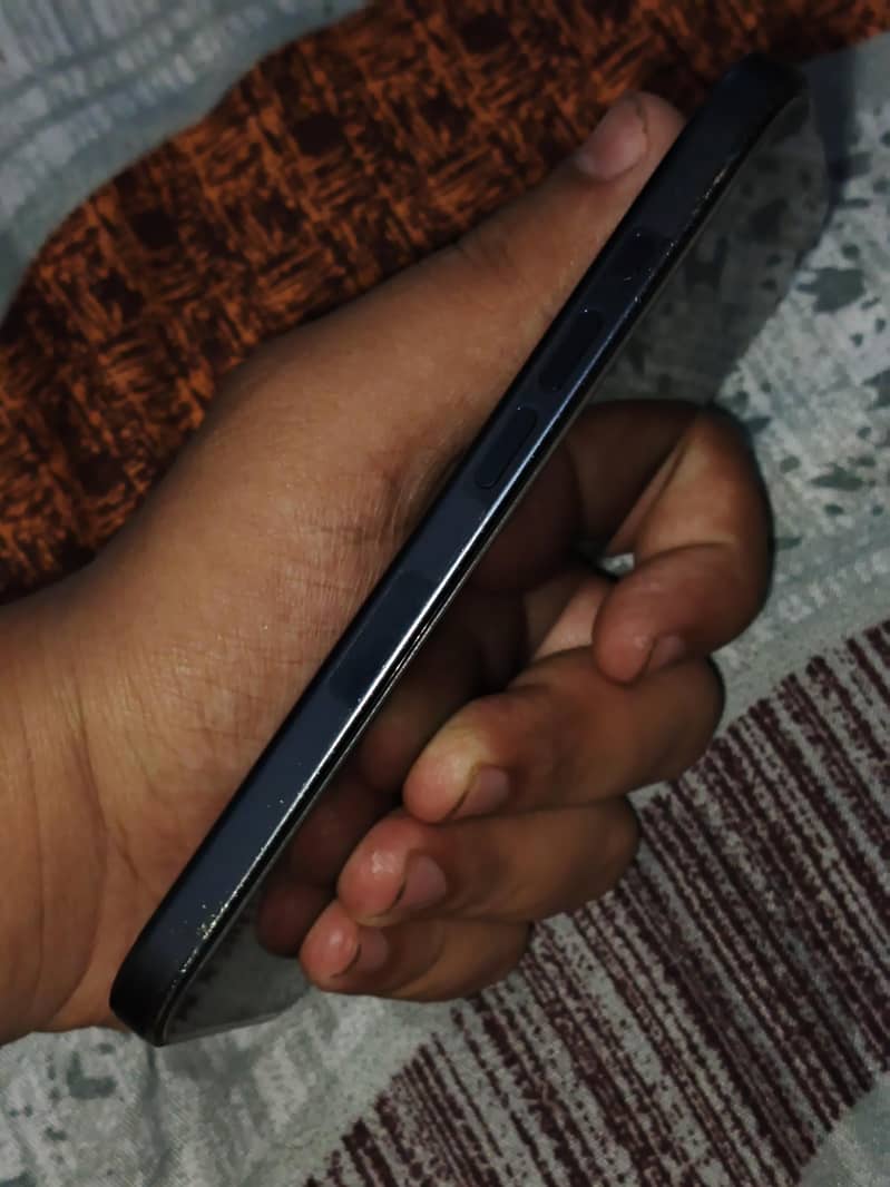 Apple iPhone 15 Pro 6