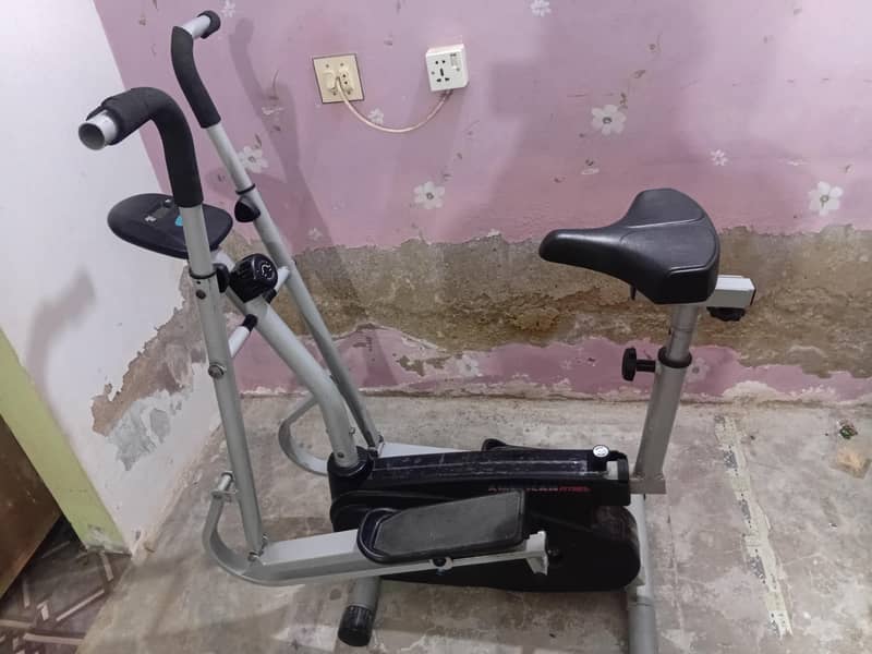 EXERCCISE CYCLE MACHINE 0