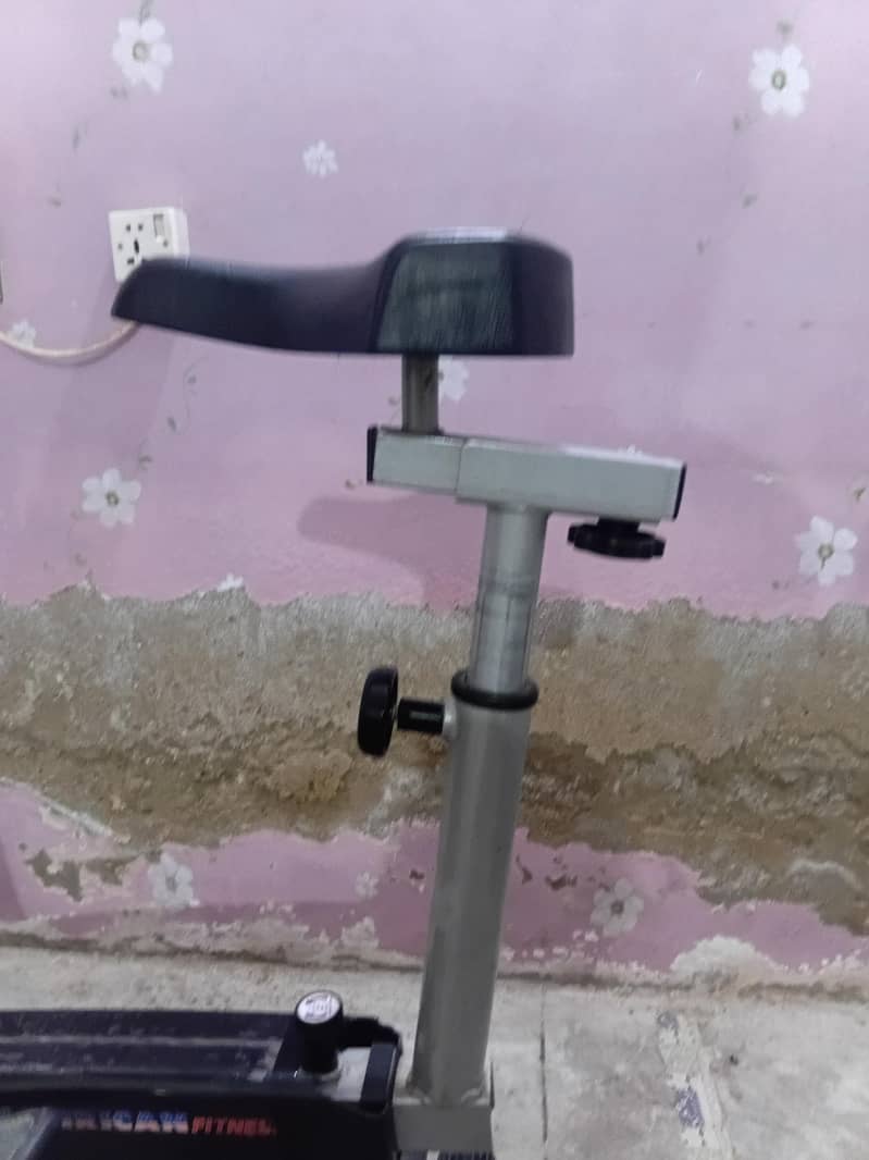 EXERCCISE CYCLE MACHINE 5