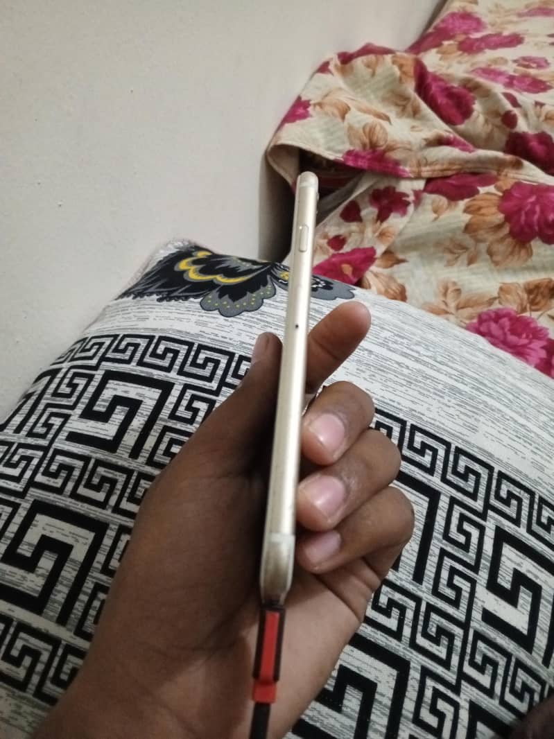 Apple iPhone 6S 3