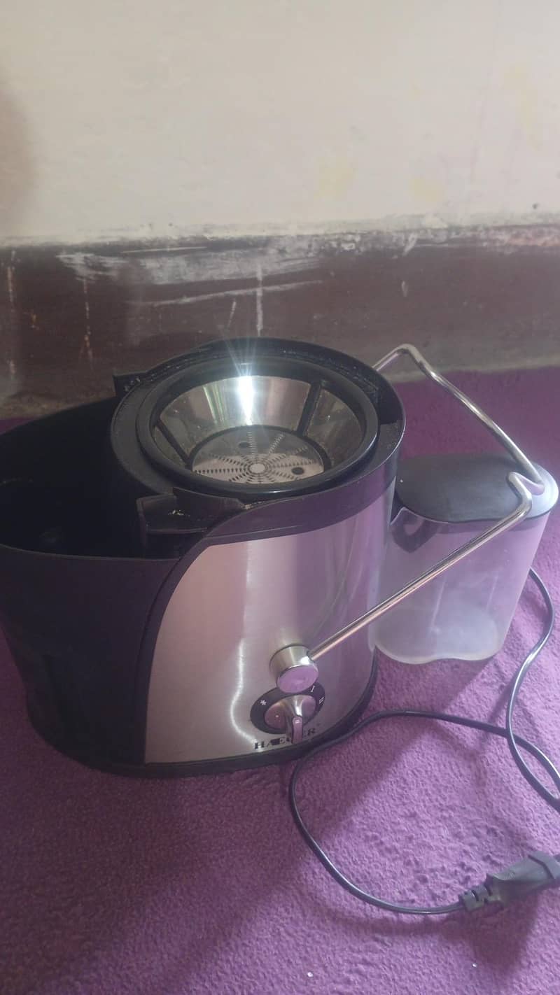 Juicer machine 1