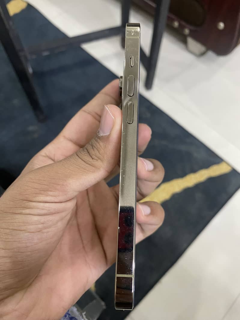 iPhone 14 Pro 8