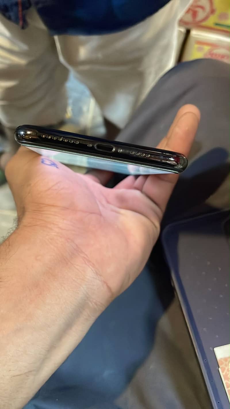 Apple iPhone 11 Pro Max 5