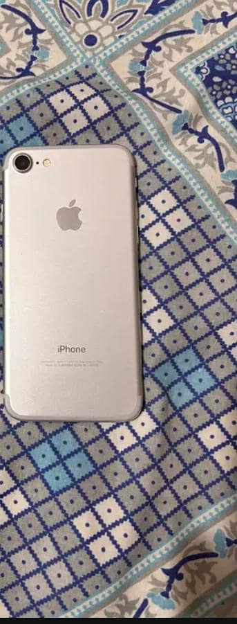 Apple iPhone 7 0