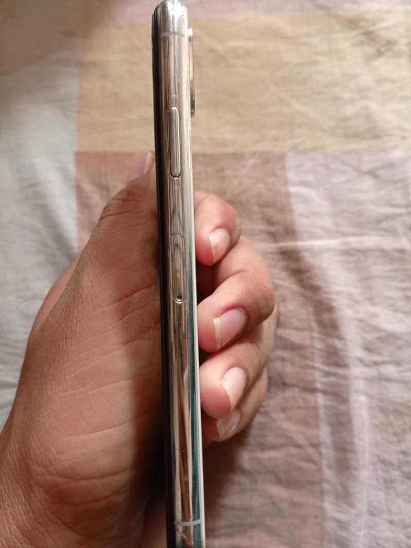 Apple iPhone X 0