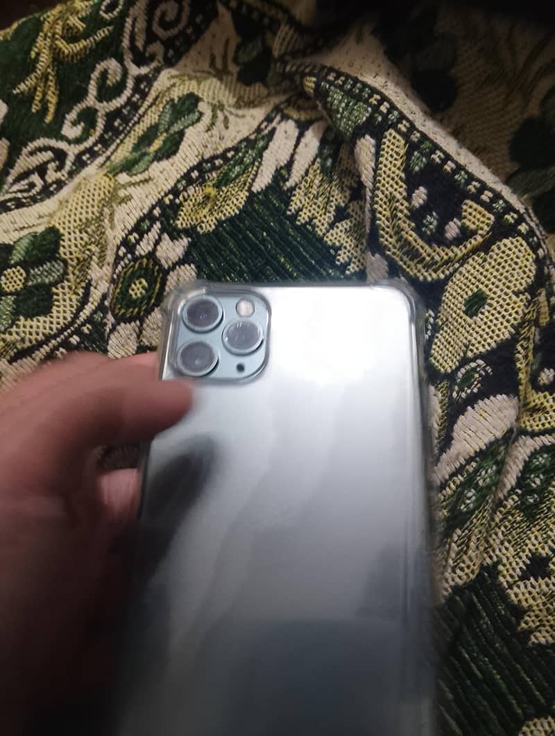 Apple iPhone 11 Pro Max 1