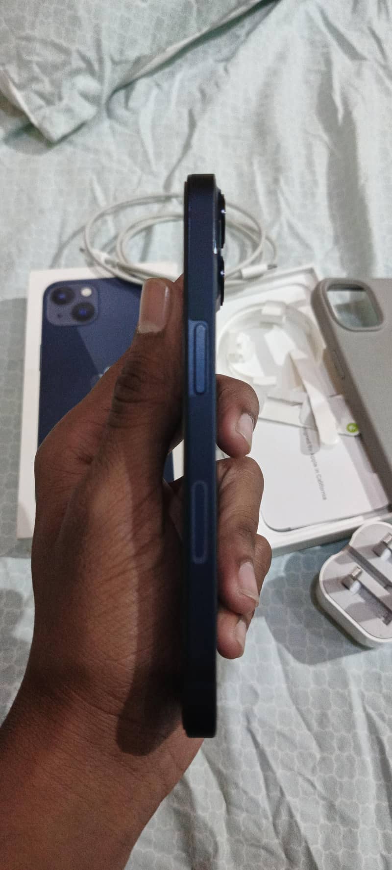 iPhone 13 3
