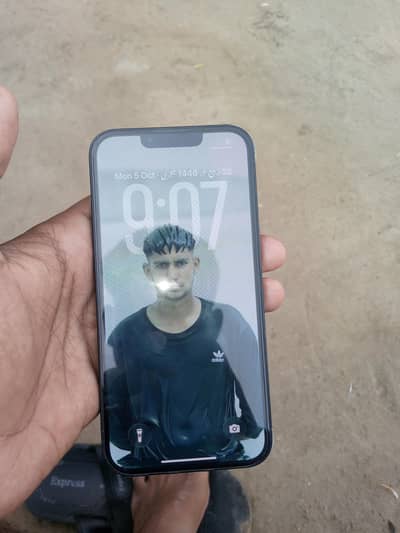 Apple iPhone 13