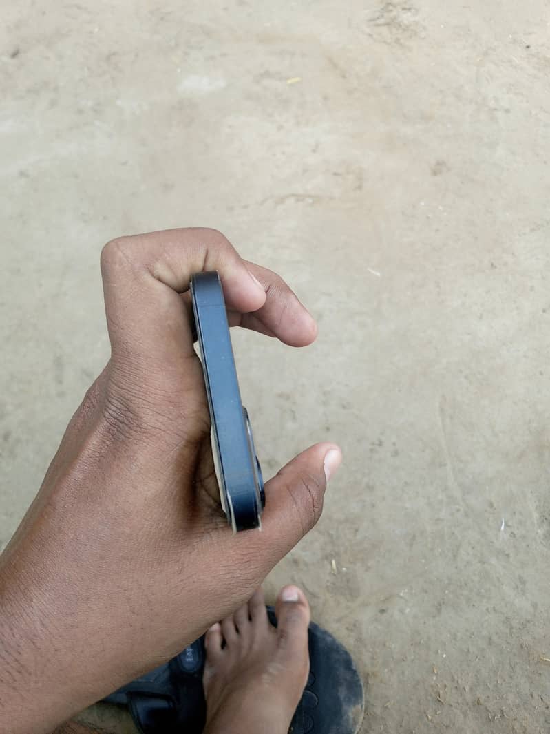 Apple iPhone 13 3