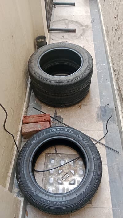 Tubeless tyres for sale