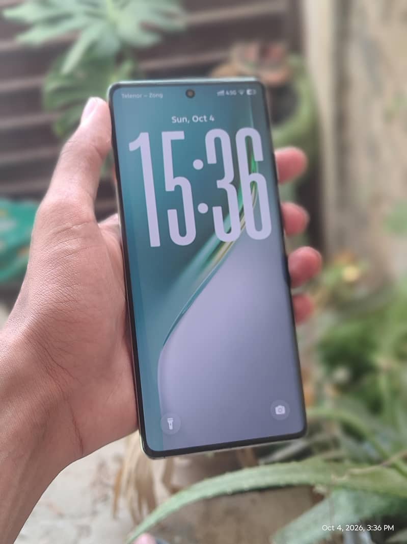 Tecno CAMON 40 Pro 1