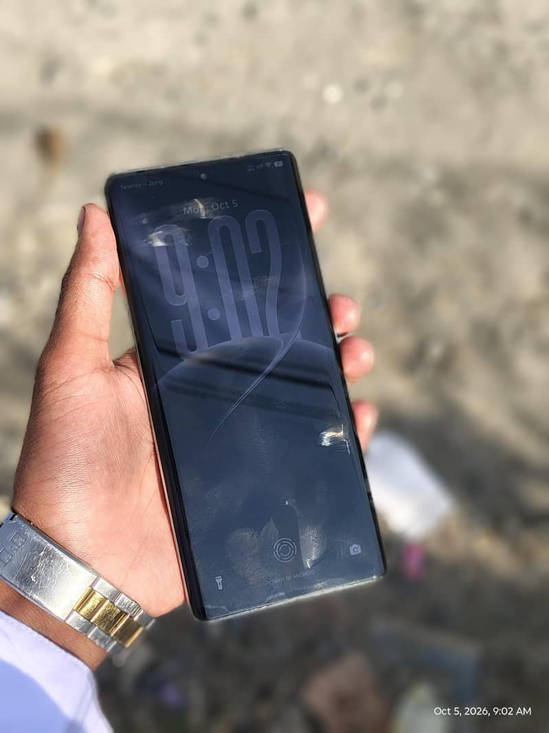 Tecno CAMON 40 Pro 4