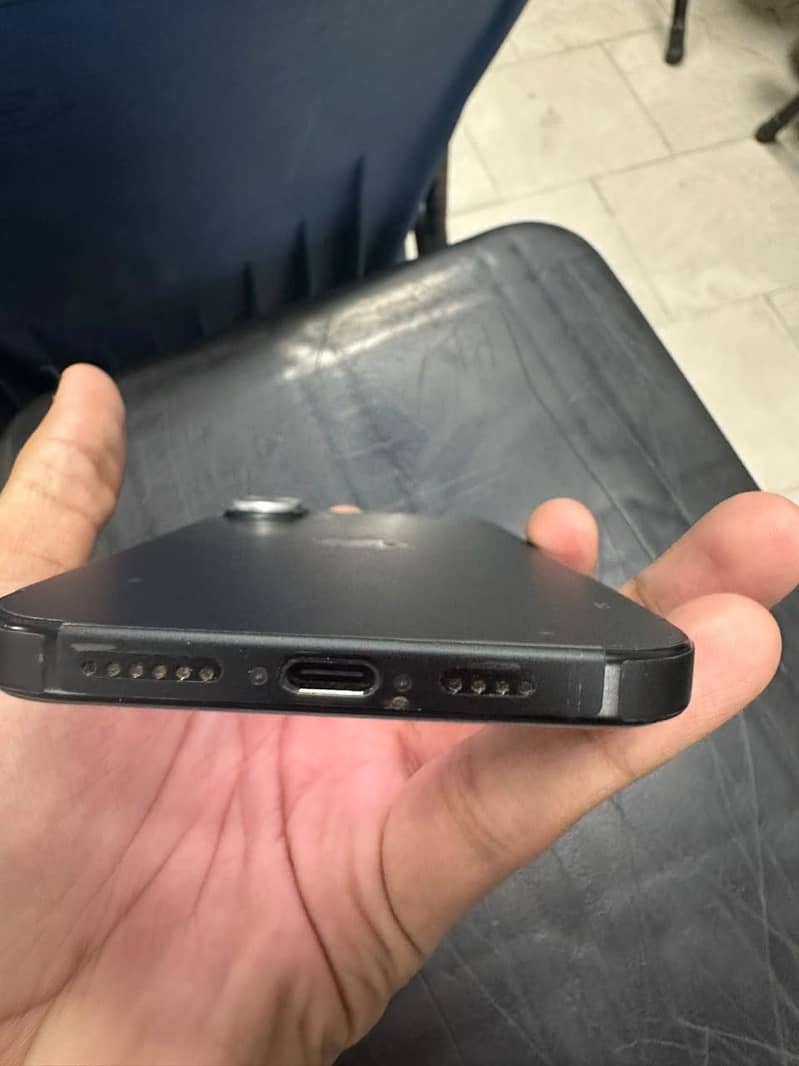 Apple iPhone 16 Plus 3