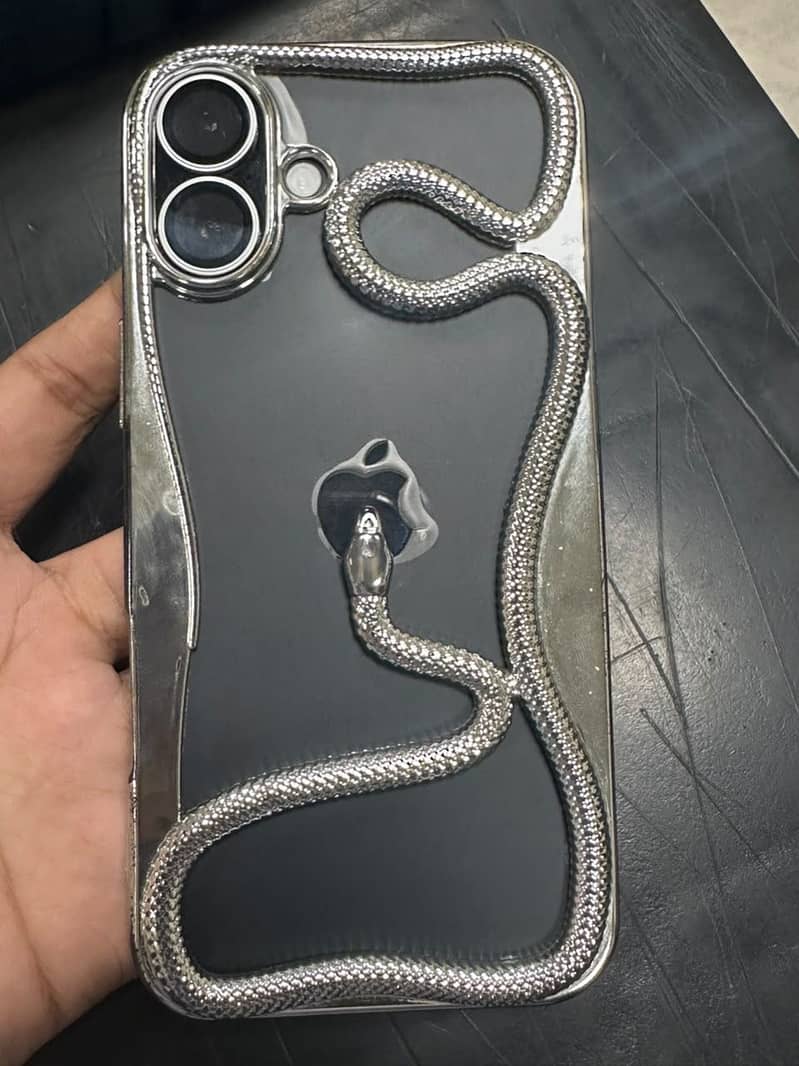 Apple iPhone 16 Plus 4