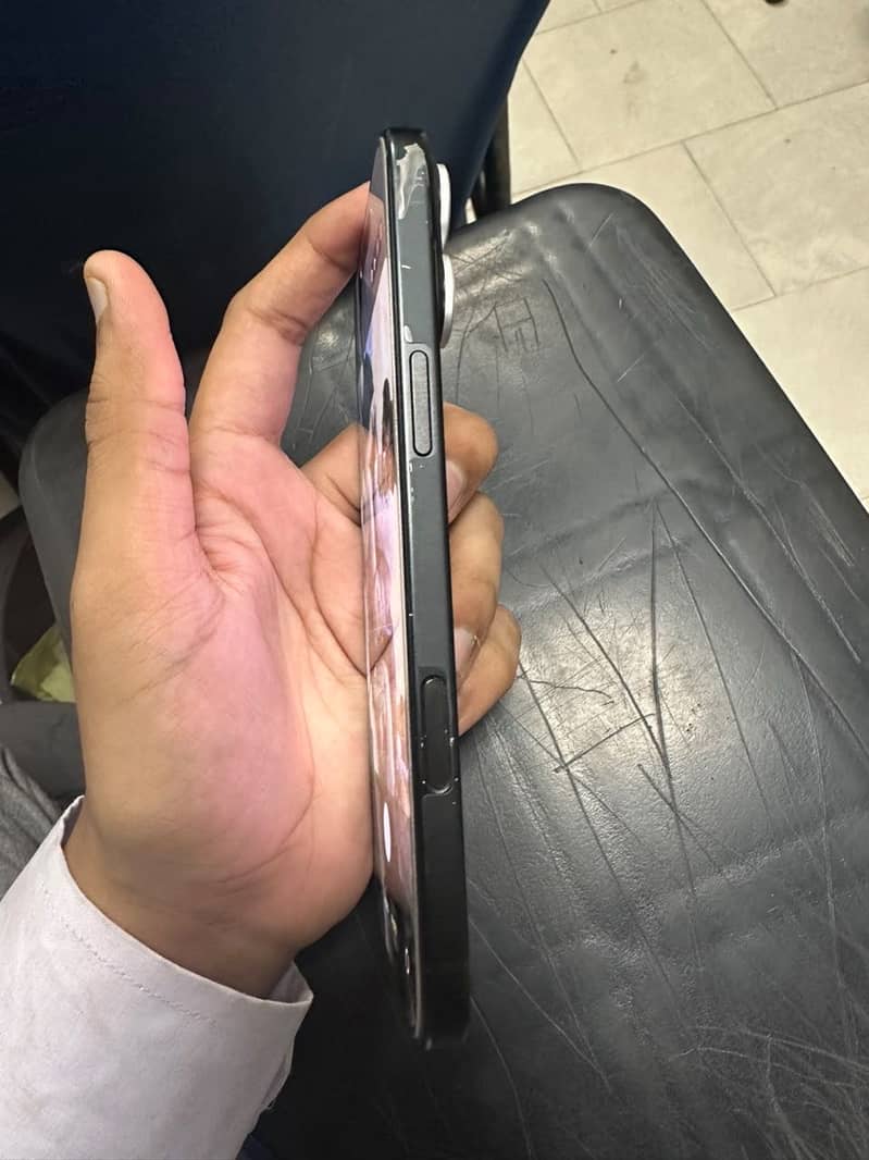 Apple iPhone 16 Plus 5