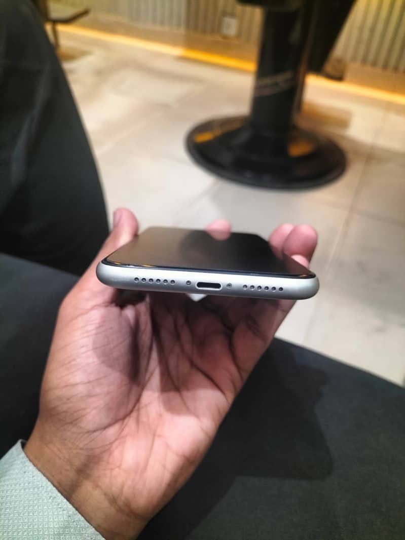 Apple iPhone 11 1