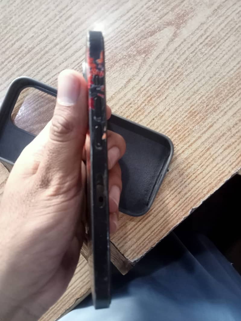 Apple iPhone 14 Pro 9.8 condition 3